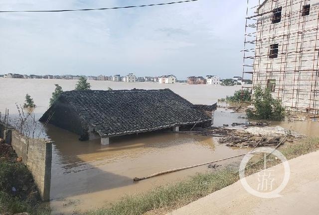 Tỉnh Giang Tây (Trung Quốc) bước vào “trạng thái thời chiến” chống lũ